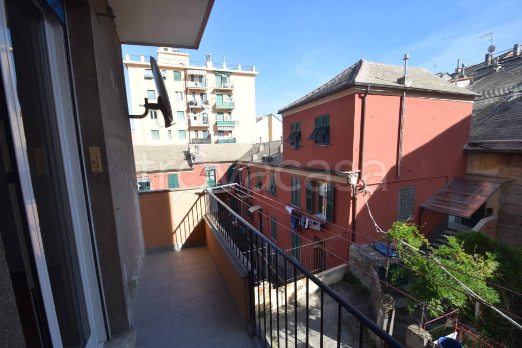 appartamento in vendita a Genova in zona Voltri