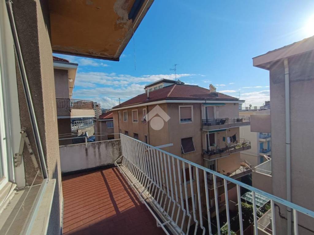 appartamento in vendita a Genova in zona Sestri Ponente