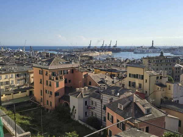 appartamento in vendita a Genova in zona Lagaccio / Granarolo