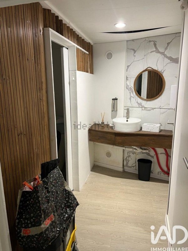 ufficio in vendita a Genova in zona Sampierdarena