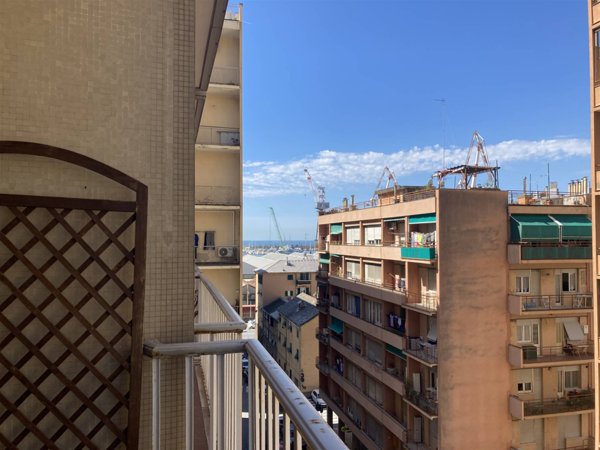 appartamento in vendita a Genova in zona Sestri Ponente