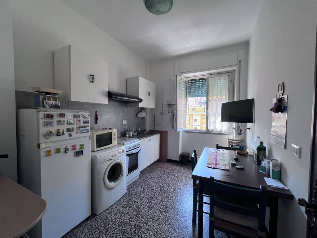 appartamento in vendita a Genova in zona Lagaccio / Granarolo