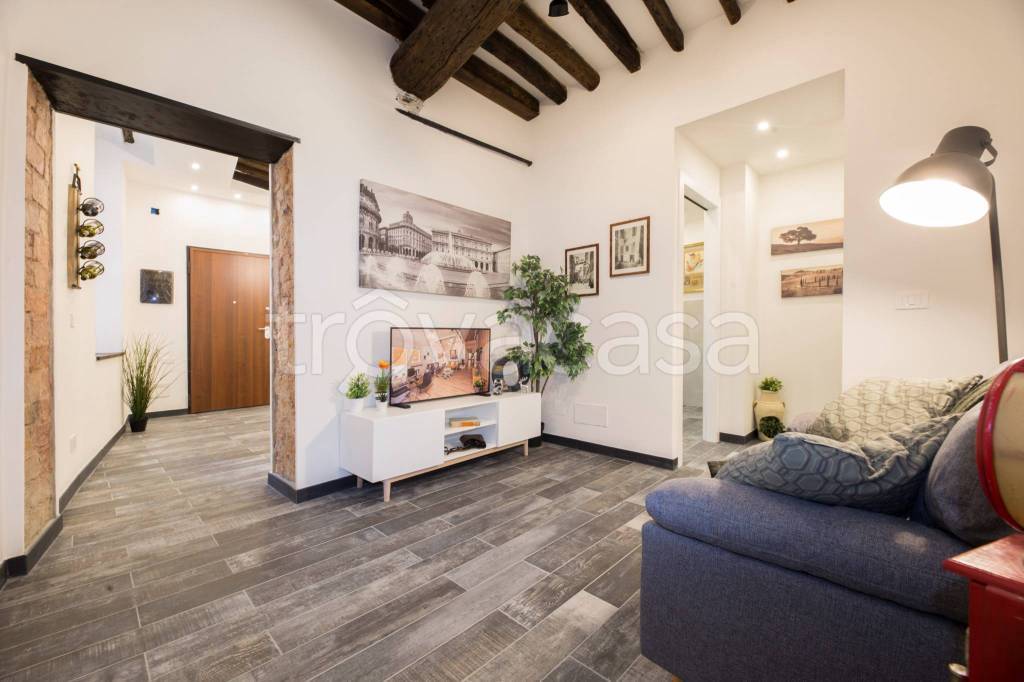 appartamento in vendita a Genova in zona Sottoripa / Maddalena / Molo