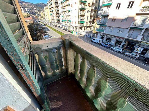 appartamento in vendita a Genova in zona Staglieno