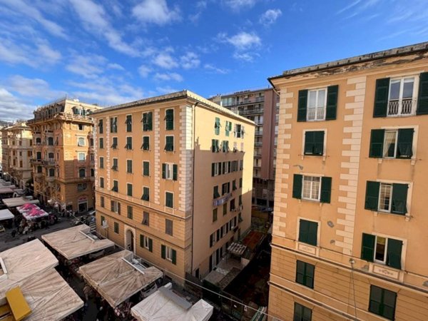 appartamento in vendita a Genova in zona Foce