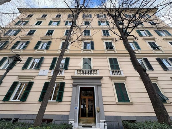 locale di sgombero in vendita a Genova in zona Carignano