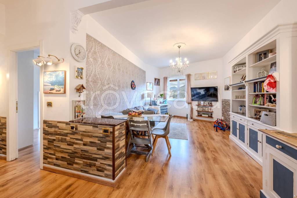 appartamento in vendita a Genova in zona Staglieno