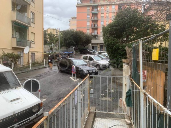 locale commerciale in vendita a Genova in zona DiNegro
