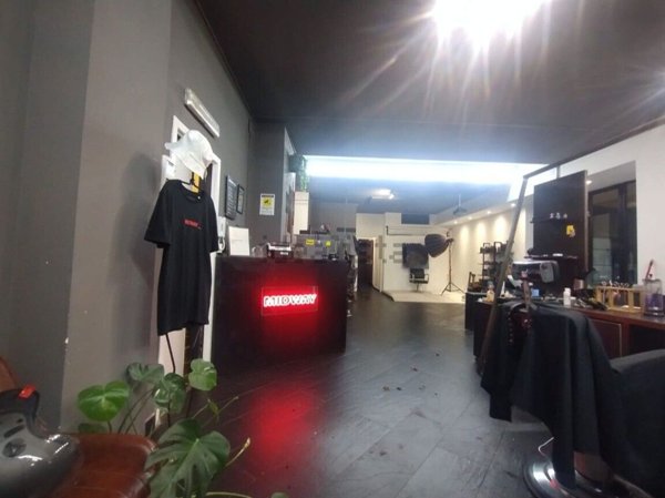 locale commerciale in vendita a Genova in zona San Vincenzo