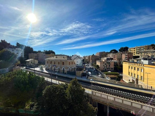 appartamento in vendita a Genova in zona Sturla