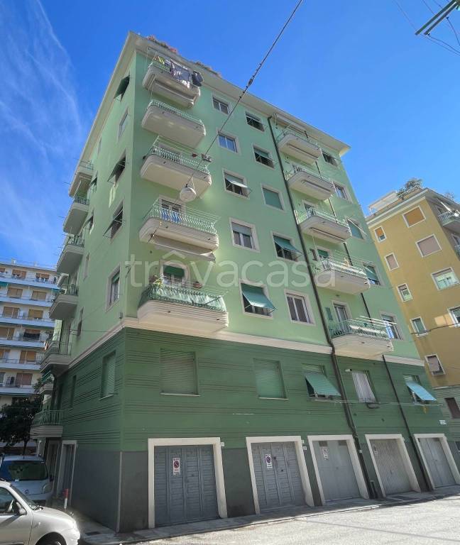 appartamento in vendita a Genova in zona Pegli