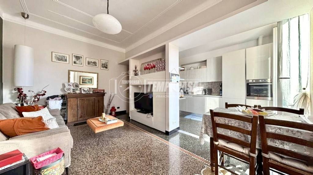 appartamento in vendita a Genova in zona Sestri Ponente