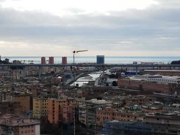 appartamento in vendita a Genova in zona Rivarolo