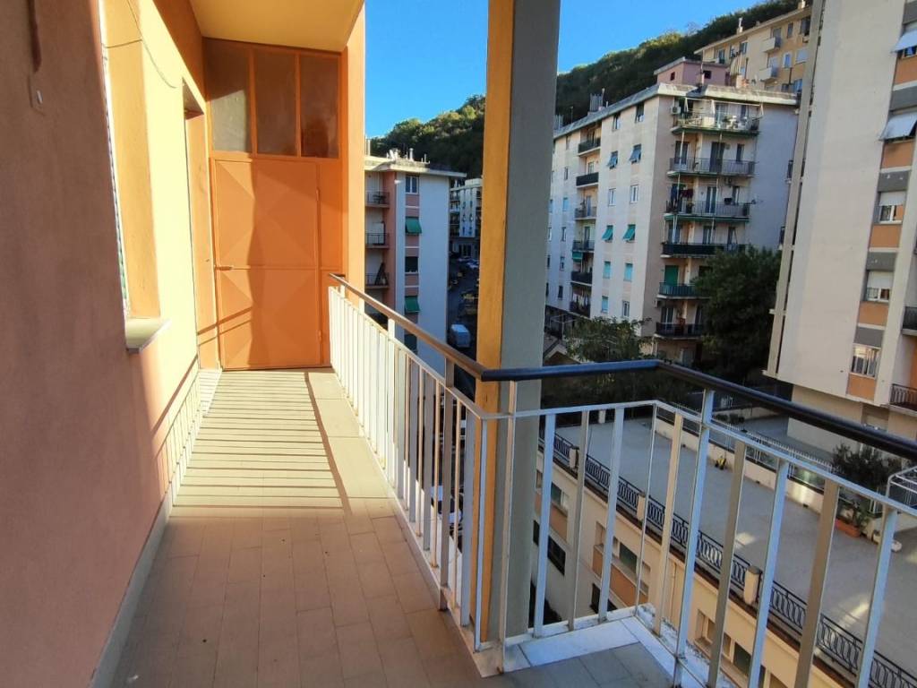 appartamento in vendita a Genova in zona Marassi