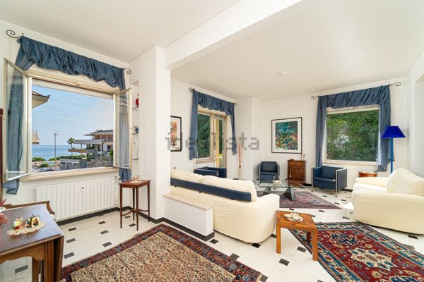 appartamento in vendita a Genova in zona Albaro