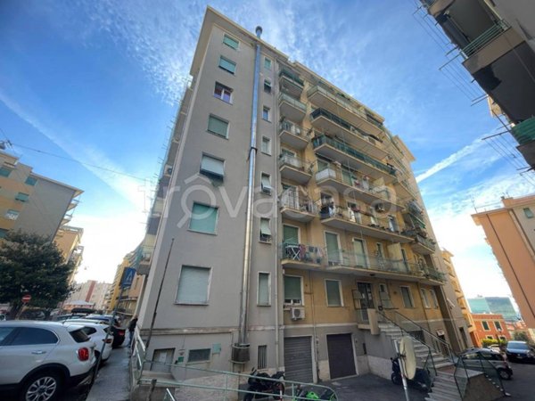 appartamento in vendita a Genova in zona Palmaro / Pra'