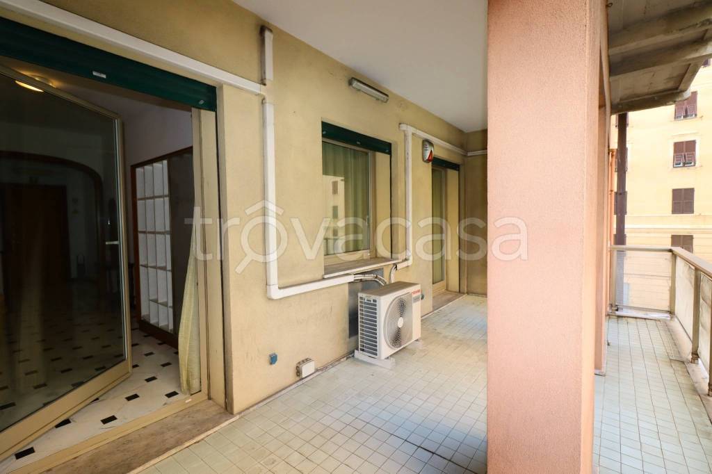 appartamento in vendita a Genova in zona Sampierdarena
