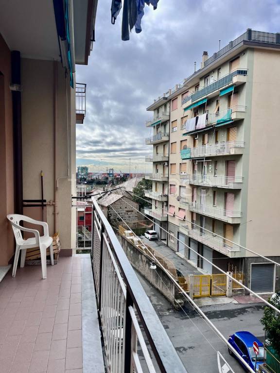 appartamento in vendita a Genova in zona Palmaro / Pra'