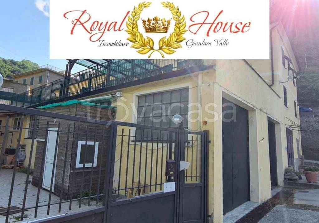 appartamento in vendita a Genova in zona Palmaro / Pra'