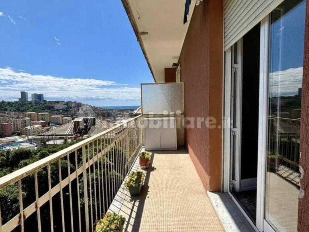 appartamento in vendita a Genova in zona Lagaccio / Granarolo