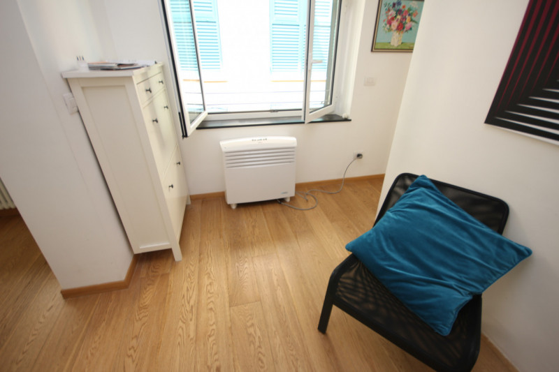 appartamento in vendita a Genova in zona Sottoripa / Maddalena / Molo