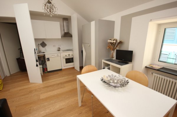 appartamento in vendita a Genova in zona Sottoripa / Maddalena / Molo