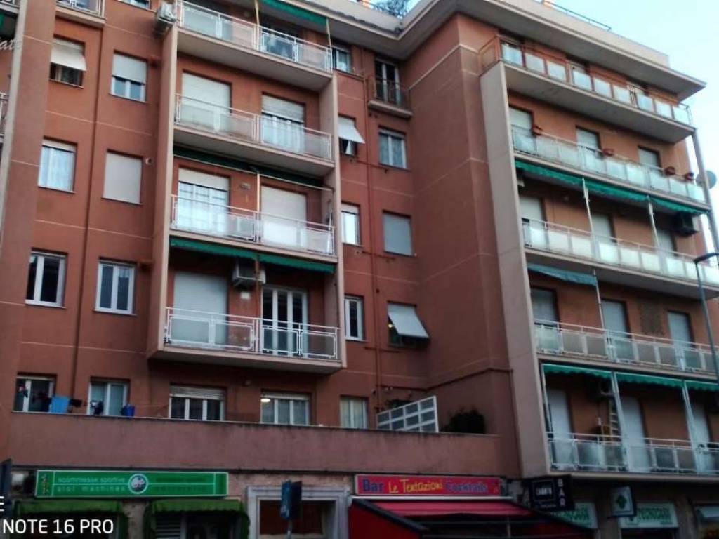 appartamento in vendita a Genova in zona Sturla