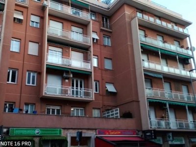 appartamento in vendita a Genova in zona Rivarolo