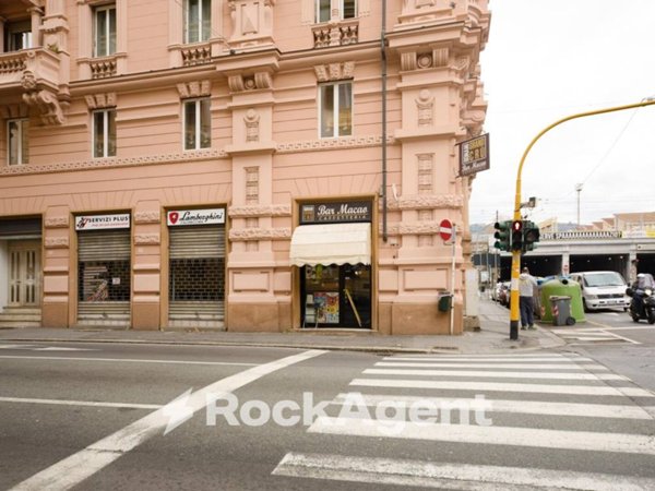 negozio in vendita a Genova in zona Foce