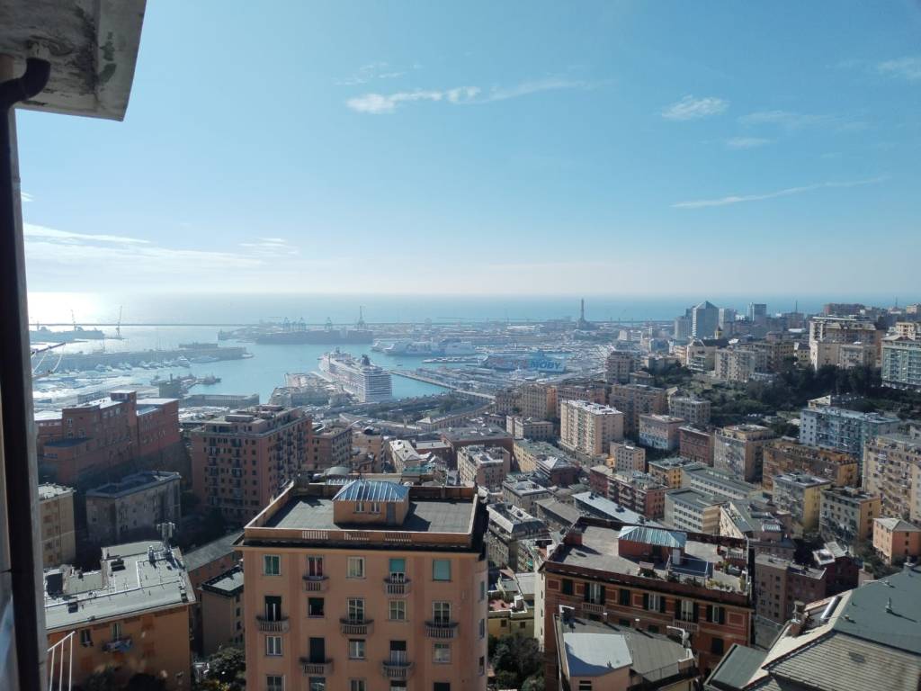 appartamento in vendita a Genova in zona Cornigliano