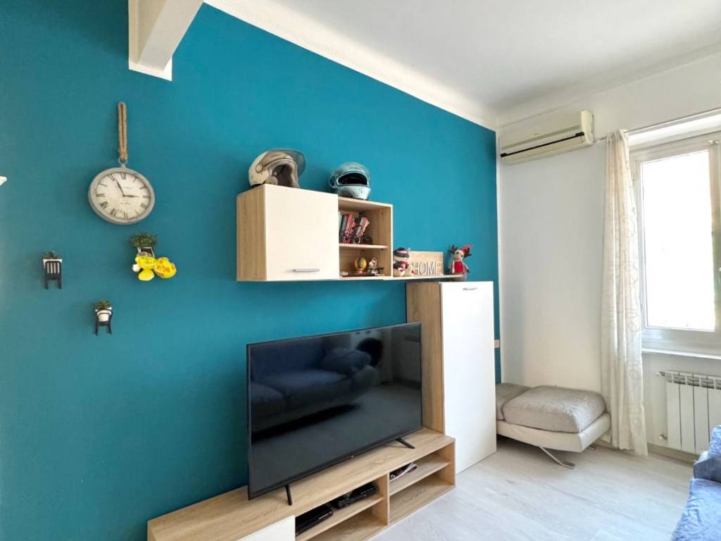 appartamento in vendita a Genova in zona Sestri Ponente