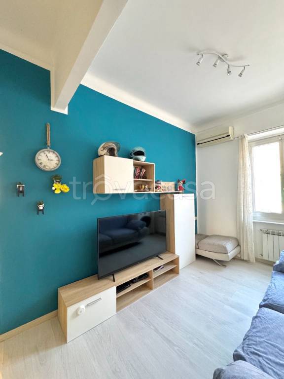 appartamento in vendita a Genova in zona Sestri Ponente