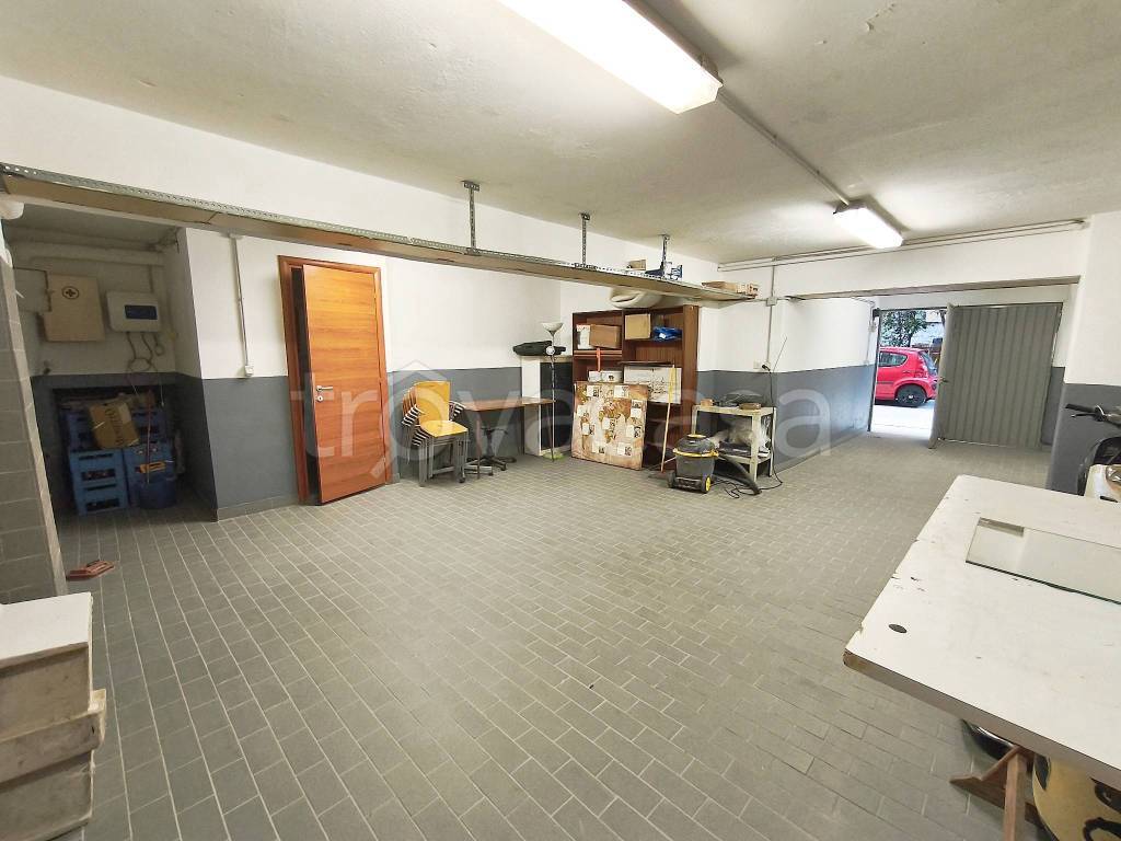 locale di sgombero in vendita a Genova