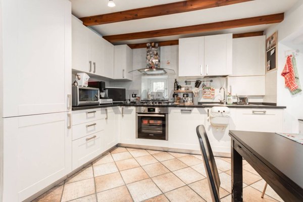 appartamento in vendita a Genova in zona Struppa