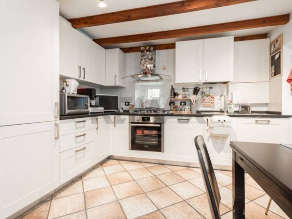 appartamento in vendita a Genova in zona Struppa