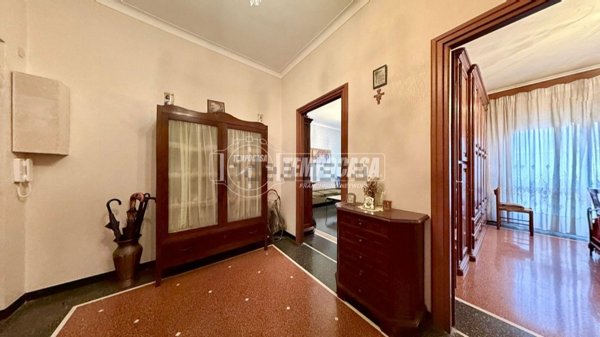 appartamento in vendita a Genova in zona Sestri Ponente