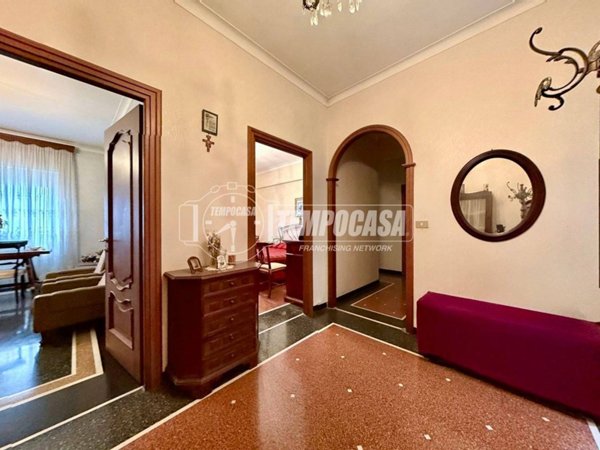 appartamento in vendita a Genova in zona Sestri Ponente
