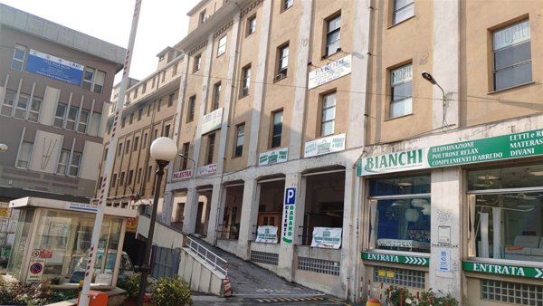 ufficio in vendita a Genova in zona Bolzaneto