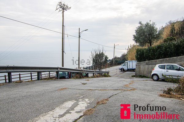 ufficio in vendita a Genova in zona Crevari