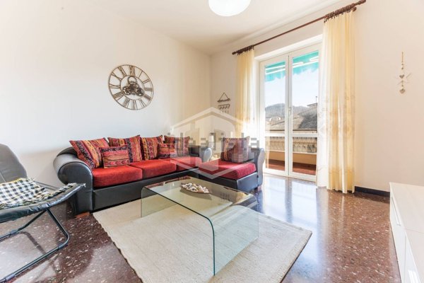 appartamento in vendita a Genova in zona Sestri Ponente