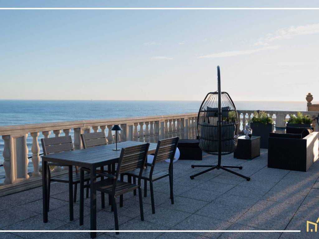 appartamento in vendita a Genova in zona Carignano