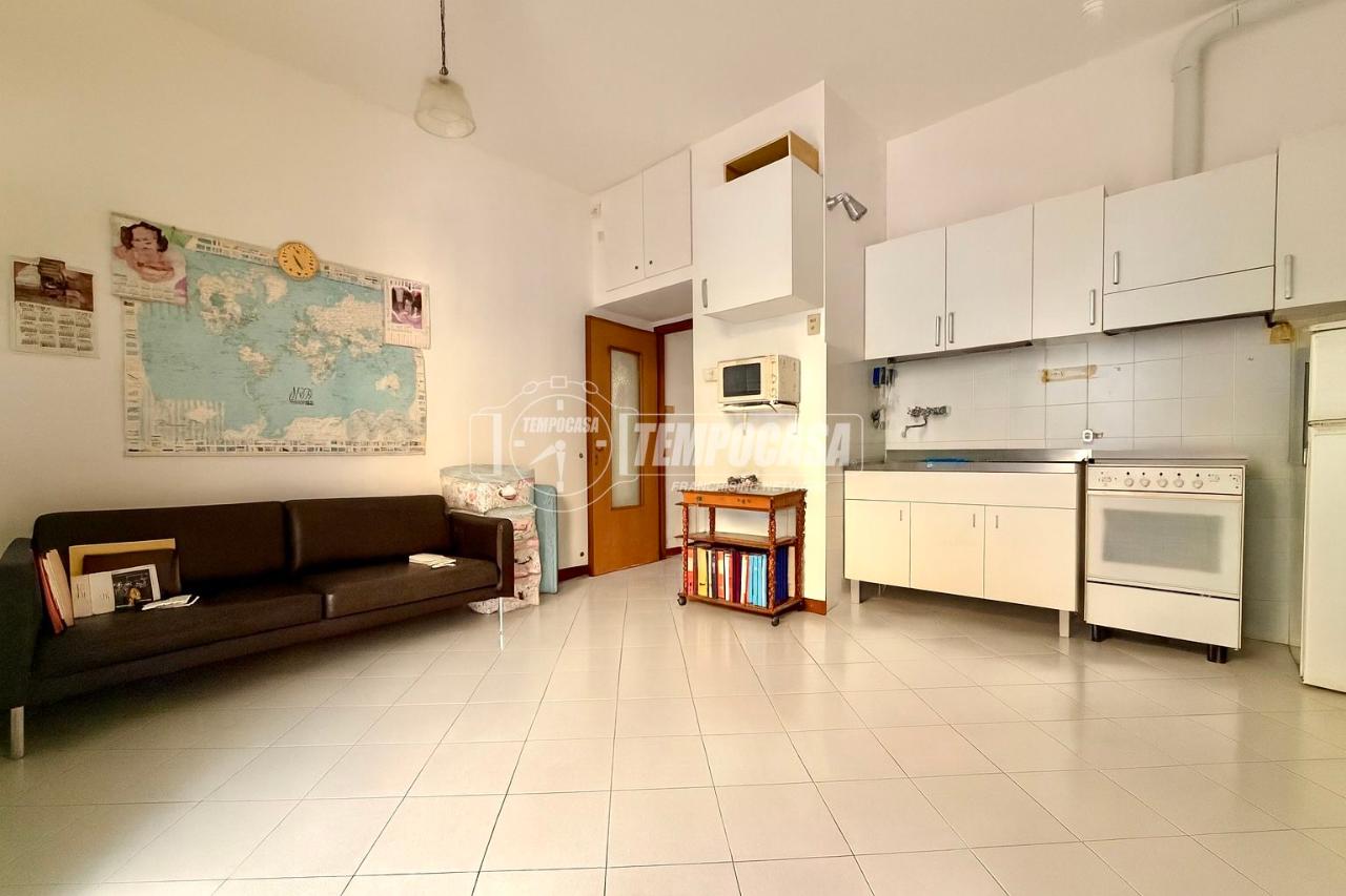 appartamento in vendita a Genova in zona Sestri Ponente