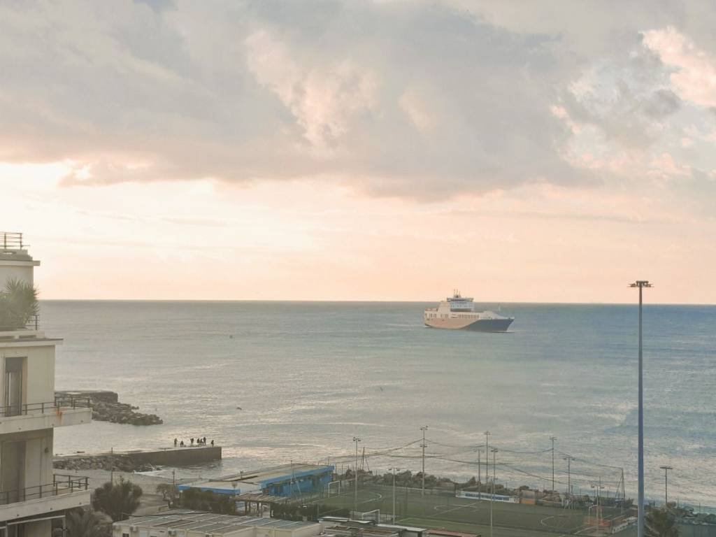 appartamento in vendita a Genova in zona Foce
