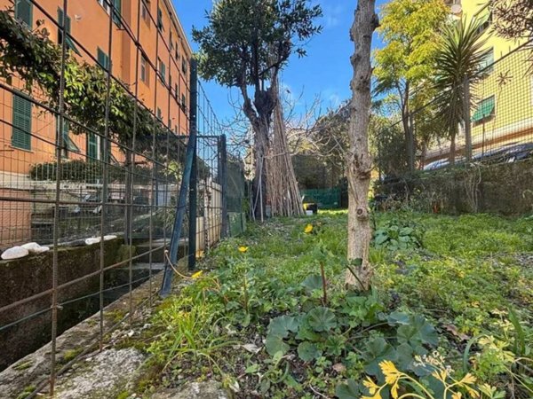 appartamento in vendita a Genova in zona Bolzaneto