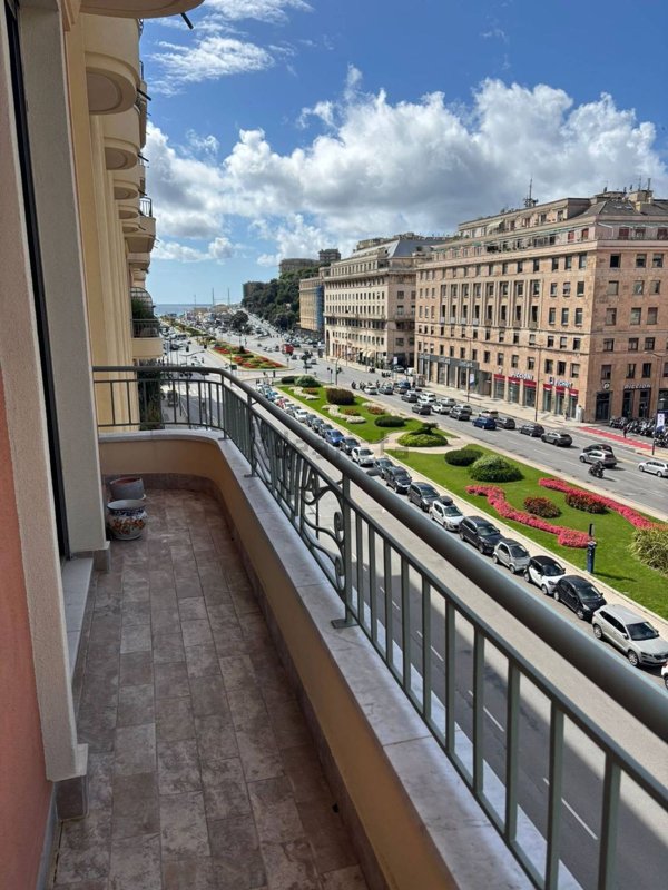 appartamento in vendita a Genova in zona Foce