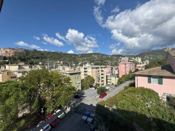 appartamento in vendita a Genova in zona Quezzi