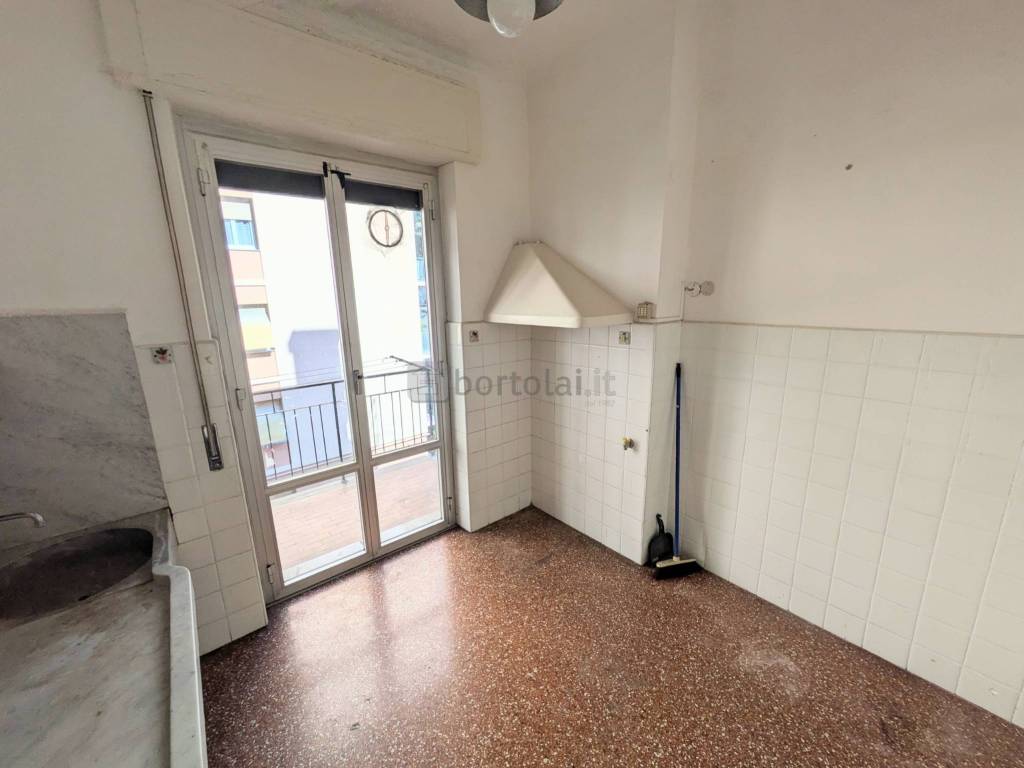 appartamento in vendita a Genova in zona Staglieno