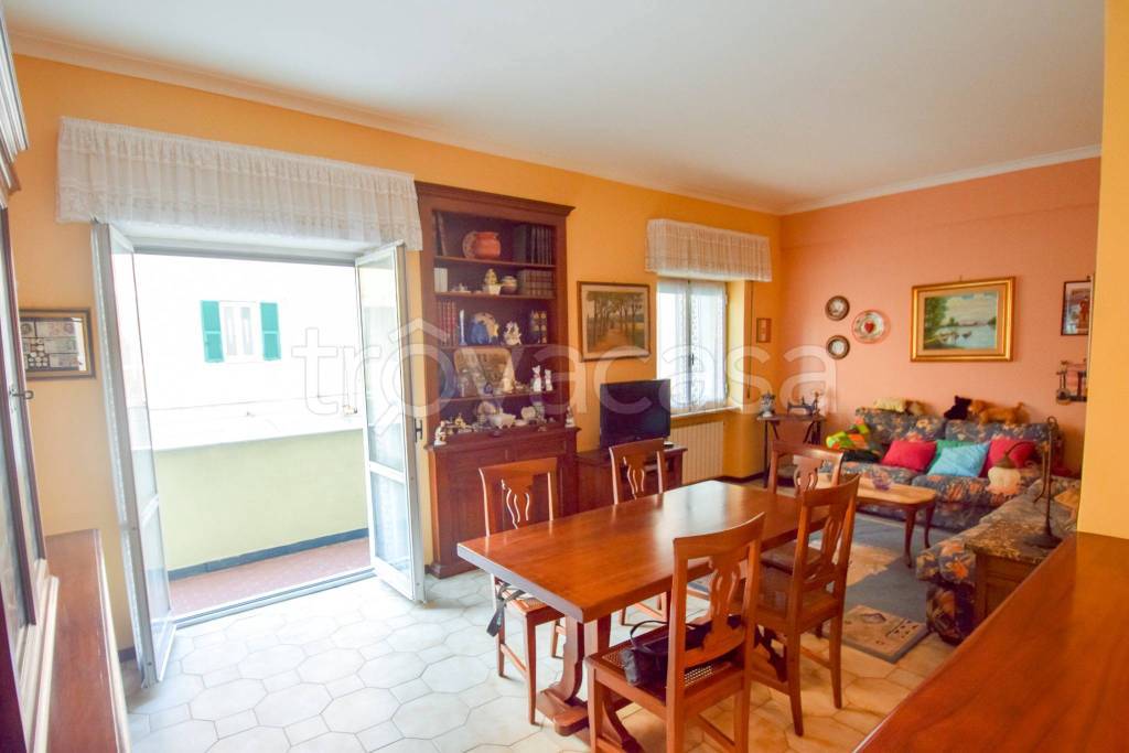 appartamento in vendita a Genova in zona Voltri