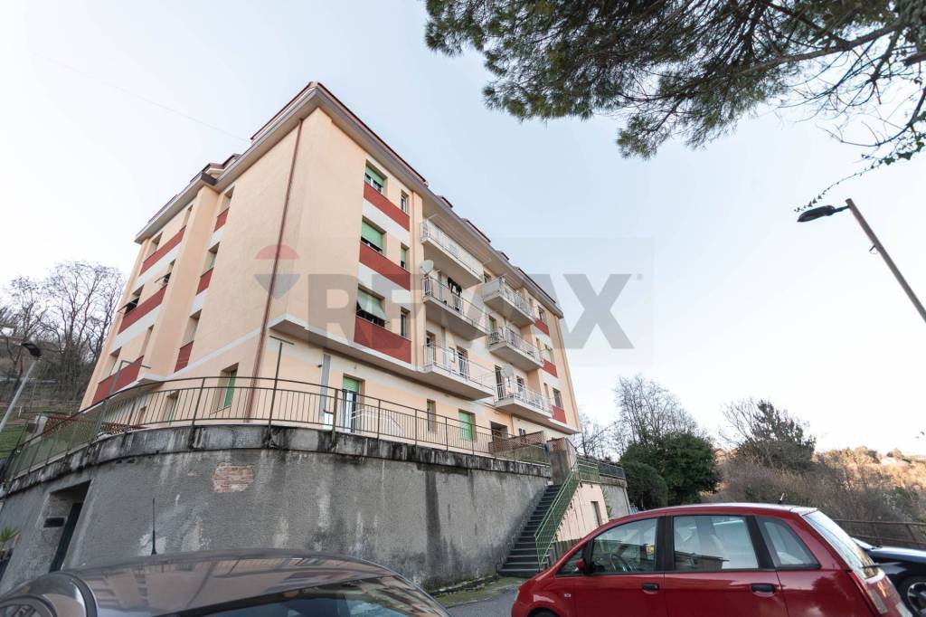 appartamento in vendita a Genova in zona Certosa