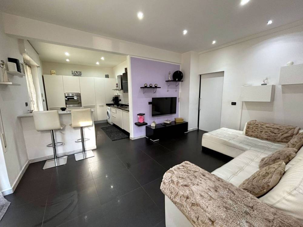 appartamento in vendita a Genova in zona Palmaro / Pra'